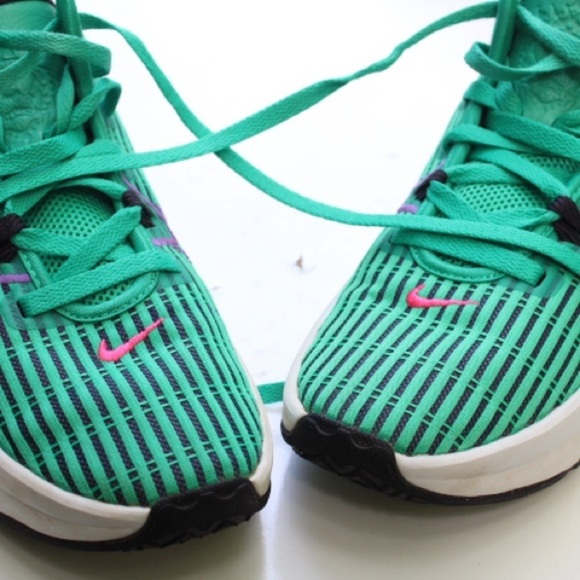 Nike LeBron Witness 6  shoes main image 13